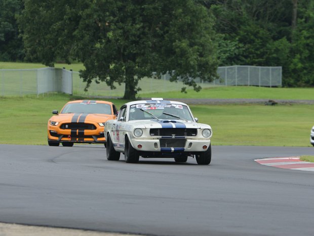 23 Orange GT 350
